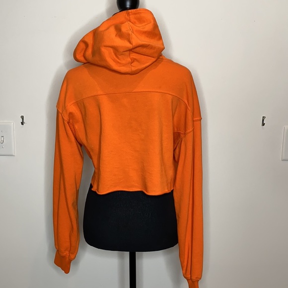 Sweater Crop Top - Picture 4 of 4